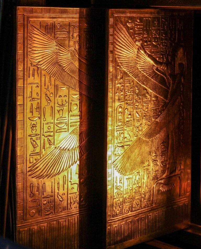 Las primeras extracciones de oro y el inicio de la "la fiebre dorada" 1 Primeras extracciones de oro y su aplicación en Egipto