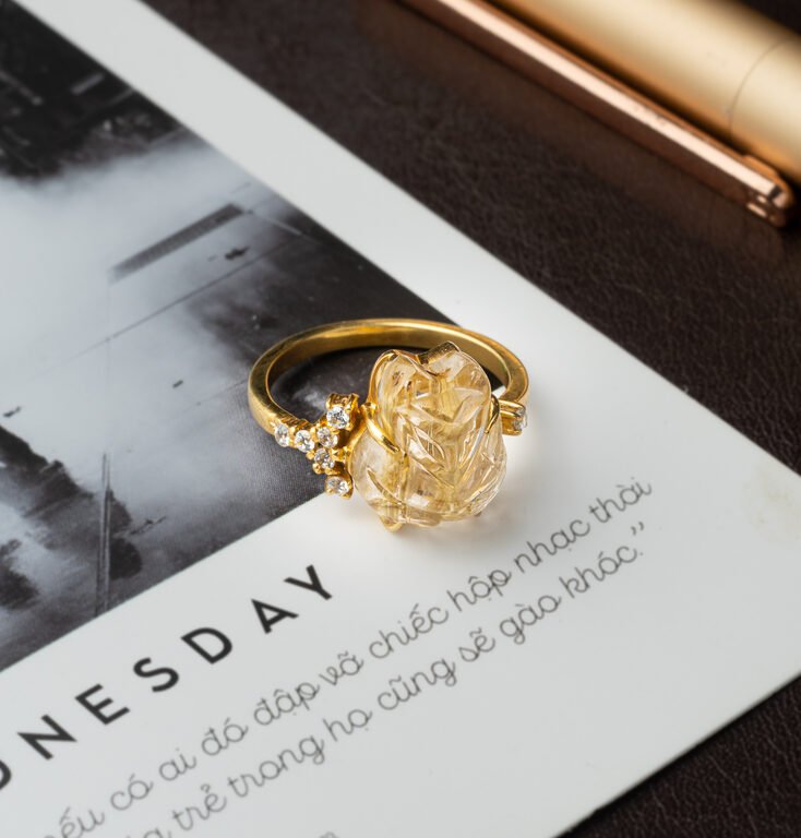 ¿Cómo saber si una joya es de oro real? 2 ring gold wedding ring font Pre engagement ring wedding ceremony supply 1639697 pxhere.com e1648848757876