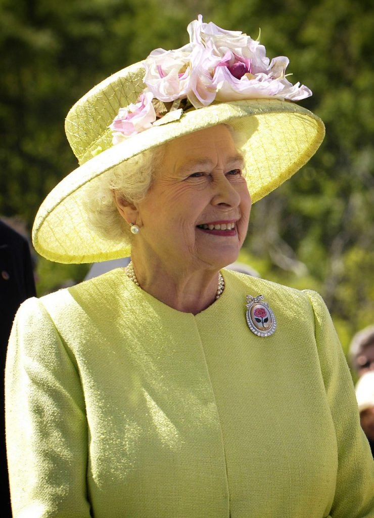 Las Joyas de Isabel II en su último viaje 2 queen g77d1821d4 1280